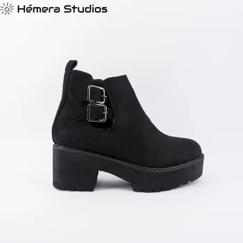Обувки дамски inverno с удобни обувки на платформа с цип са на разположение в черно и бордовом цветове