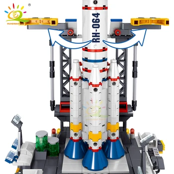 HUIQIBAO 664PCS Space Rocket Launch Base Building Blocks Set City Aerospace Model Bricks Construction Toys For Children Приятел